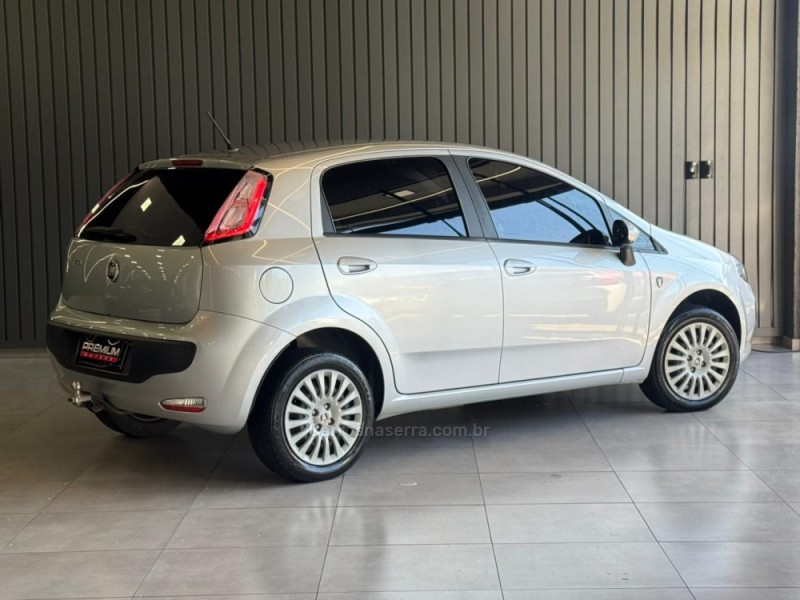 PUNTO 1.4 ATTRACTIVE ITALIA 8V FLEX 4P MANUAL - 2013 - DOIS IRMãOS