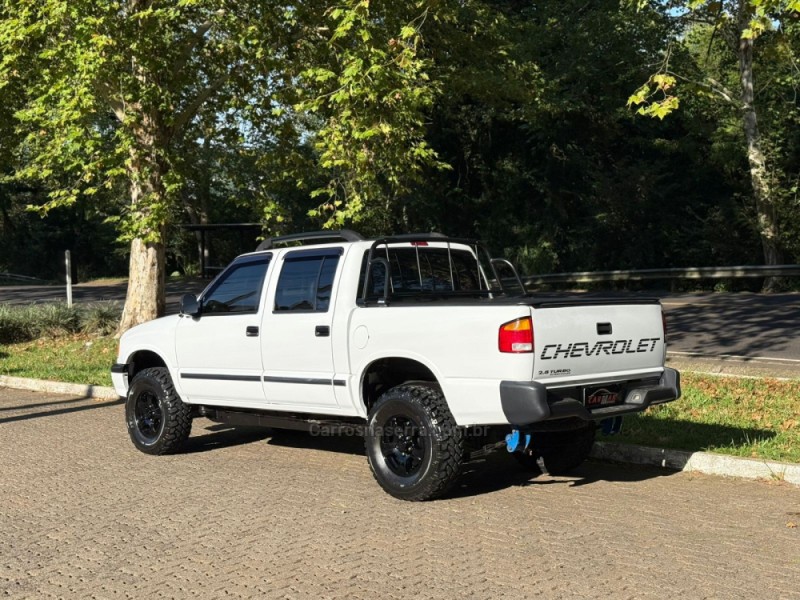 S10 2.8 4X4 CD 12V TURBO INTERCOOLER DIESEL 4P MANUAL - 2000 - DOIS IRMãOS