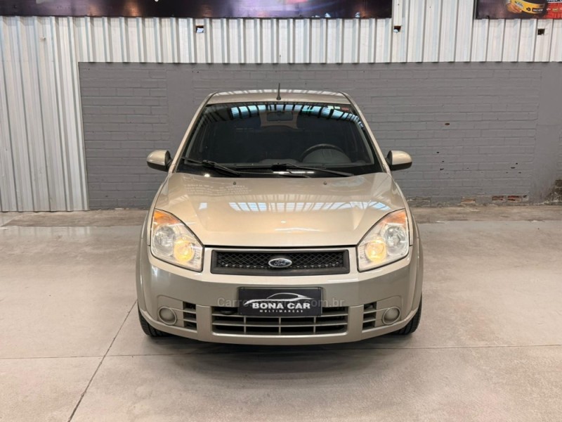 FIESTA 1.6 MPI HATCH 8V FLEX 4P MANUAL - 2008 - CAXIAS DO SUL