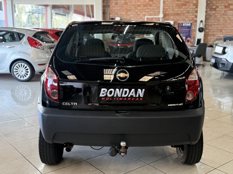 CELTA 1.0 MPFI LIFE 8V FLEX 2P MANUAL - 2010 - FARROUPILHA