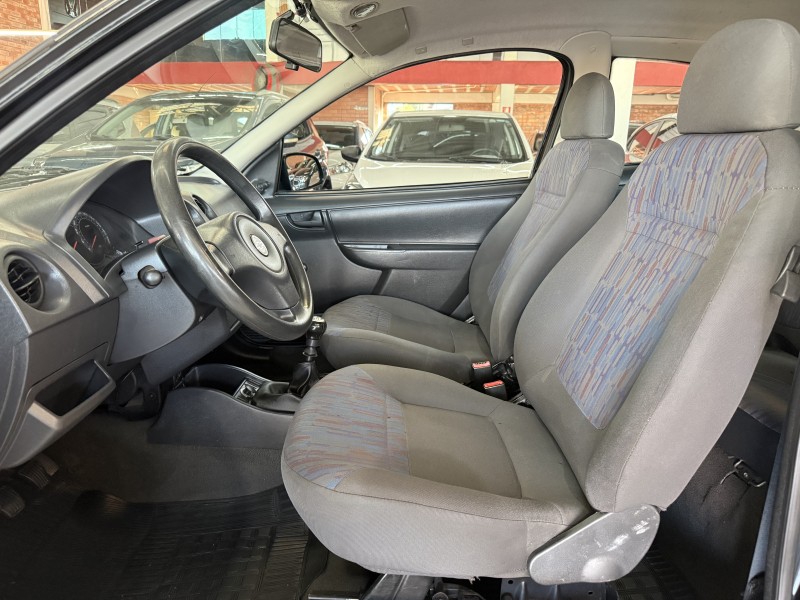 CELTA 1.0 MPFI LIFE 8V FLEX 2P MANUAL - 2010 - FARROUPILHA