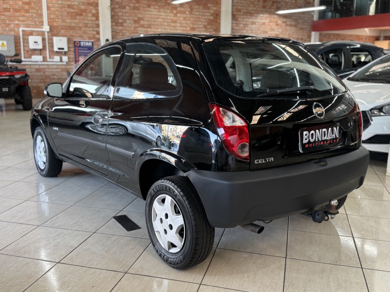CELTA 1.0 MPFI LIFE 8V FLEX 2P MANUAL - 2010 - FARROUPILHA