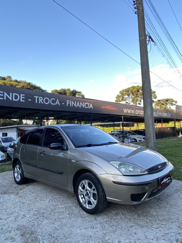 FOCUS 1.6 SE 8V FLEX 4P MANUAL - 2004 - CAXIAS DO SUL