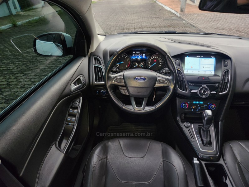 FOCUS 2.0 TITANIUM FASTBACK 16V FLEX 4P AUTOMÁTICO - 2017 - MONTENEGRO