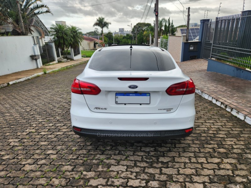 FOCUS 2.0 TITANIUM FASTBACK 16V FLEX 4P AUTOMÁTICO - 2017 - MONTENEGRO