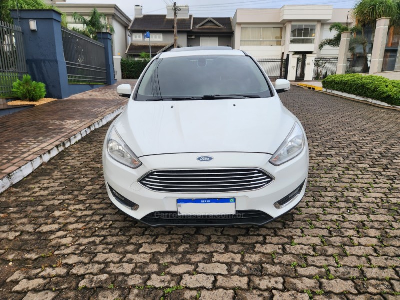 FOCUS 2.0 TITANIUM FASTBACK 16V FLEX 4P AUTOMÁTICO - 2017 - MONTENEGRO