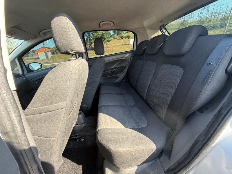 PUNTO 1.4 ATTRACTIVE 8V FLEX 4P MANUAL - 2011 - FARROUPILHA