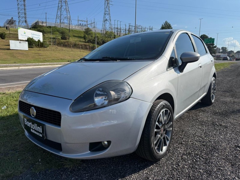 PUNTO 1.4 ATTRACTIVE 8V FLEX 4P MANUAL - 2011 - FARROUPILHA