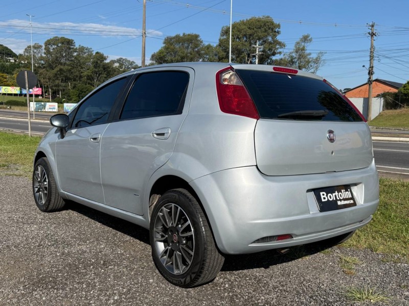PUNTO 1.4 ATTRACTIVE 8V FLEX 4P MANUAL - 2011 - FARROUPILHA