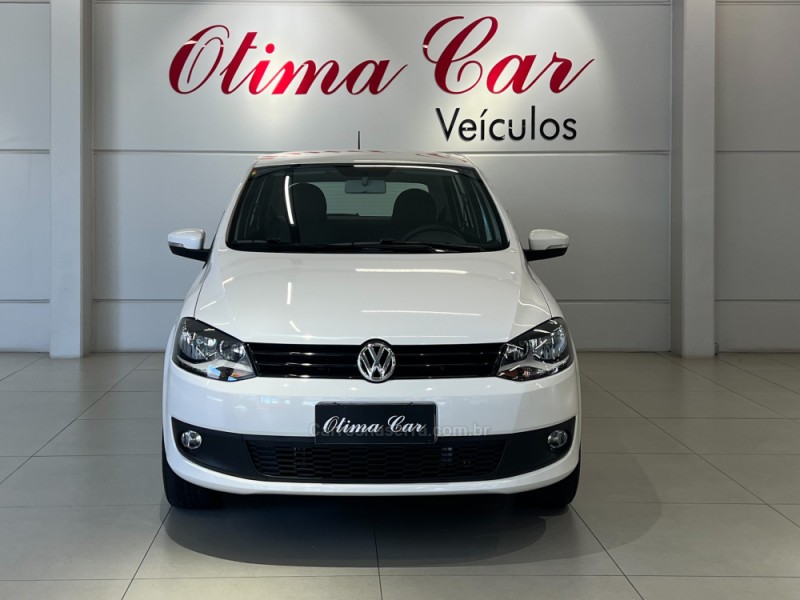 FOX 1.6 MI 8V FLEX 4P MANUAL - 2014 - FLORES DA CUNHA