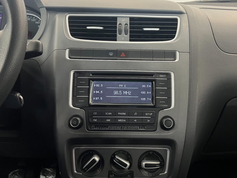 FOX 1.6 MI 8V FLEX 4P MANUAL - 2014 - FLORES DA CUNHA