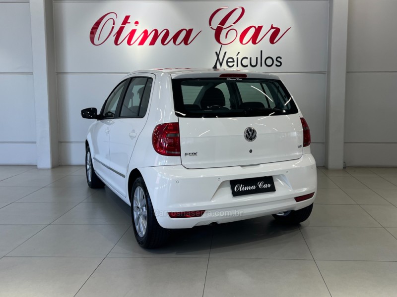 FOX 1.6 MI 8V FLEX 4P MANUAL - 2014 - FLORES DA CUNHA