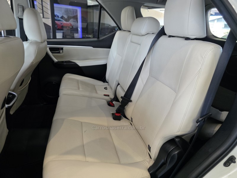 HILUX SW4 2.8 4X4 DIAMOND 16V TURBO DIESEL 4P 7 LUGARES AUTOMATICO - 2019 - CAXIAS DO SUL