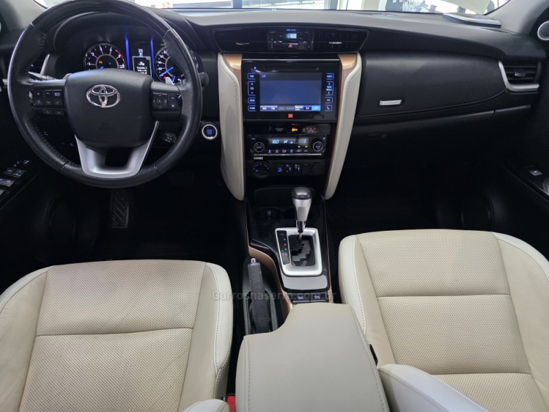 HILUX SW4 2.8 4X4 DIAMOND 16V TURBO DIESEL 4P 7 LUGARES AUTOMATICO - 2019 - CAXIAS DO SUL