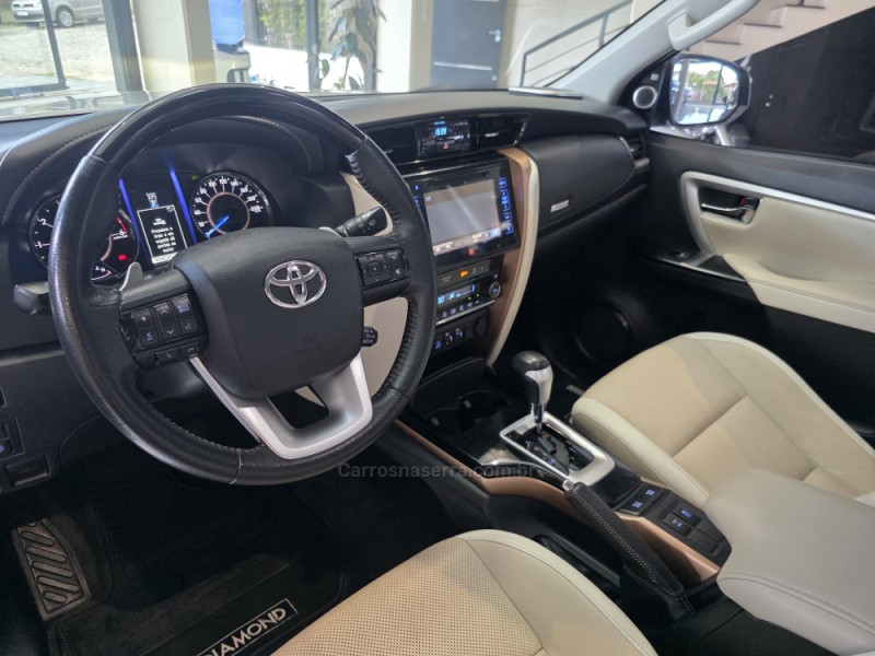 HILUX SW4 2.8 4X4 DIAMOND 16V TURBO DIESEL 4P 7 LUGARES AUTOMATICO - 2019 - CAXIAS DO SUL