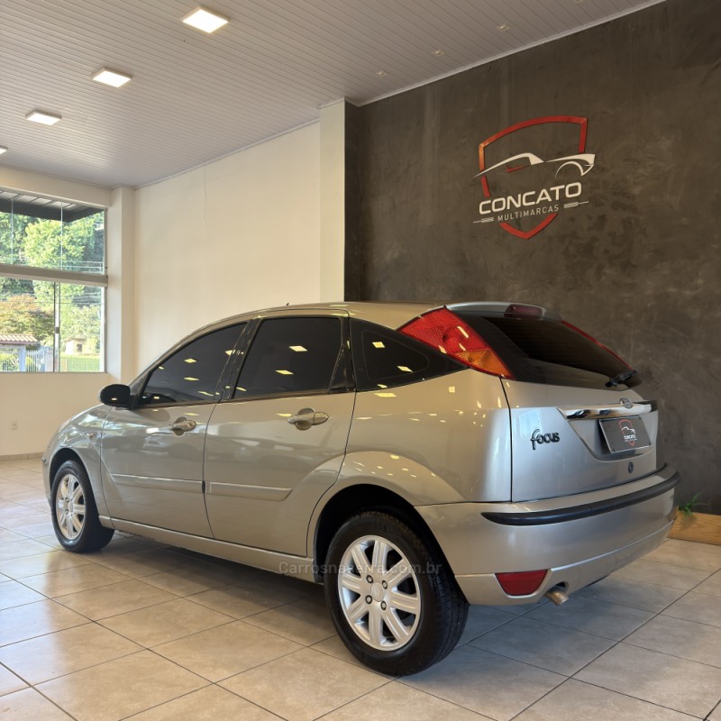 FOCUS 1.6 GLX 8V FLEX 4P MANUAL - 2009 - FARROUPILHA
