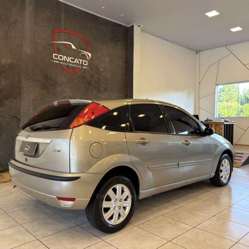 FOCUS 1.6 GLX 8V FLEX 4P MANUAL - 2009 - FARROUPILHA