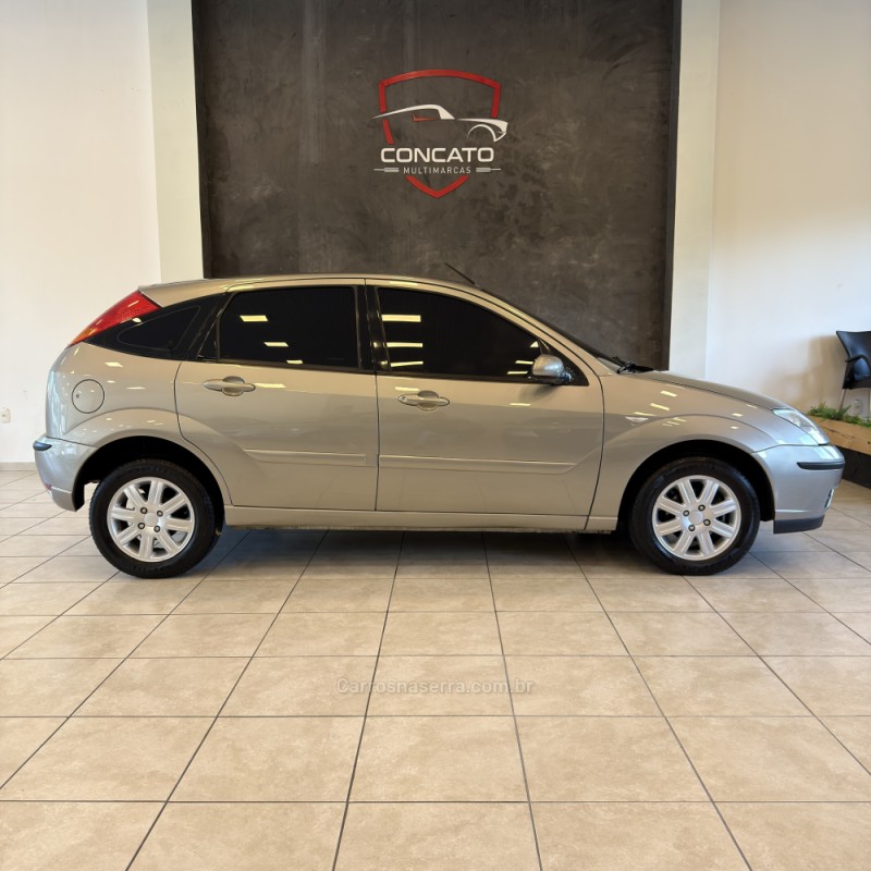 FOCUS 1.6 GLX 8V FLEX 4P MANUAL - 2009 - FARROUPILHA