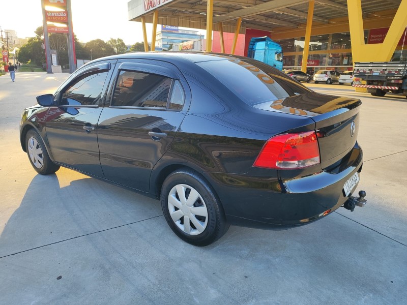 VOYAGE 1.0 MI 8V FLEX 4P MANUAL - 2011 - FARROUPILHA