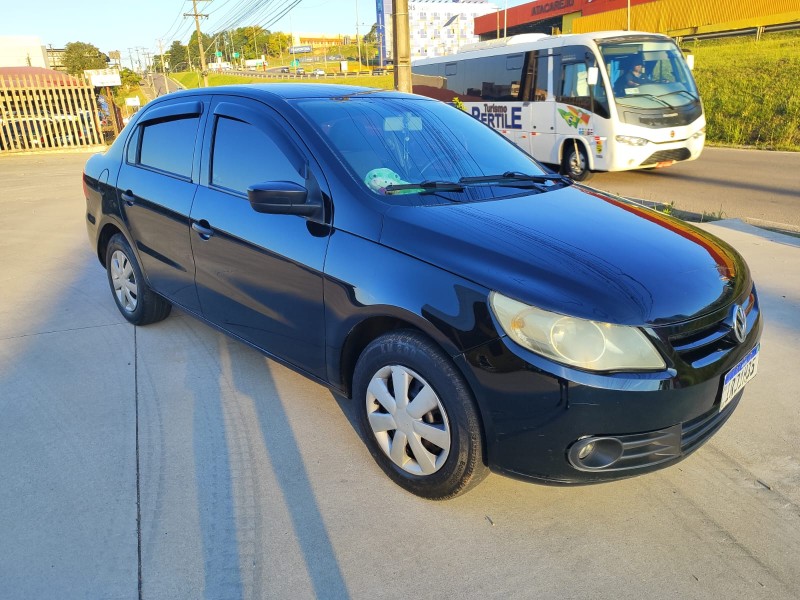 VOYAGE 1.0 MI 8V FLEX 4P MANUAL - 2011 - FARROUPILHA