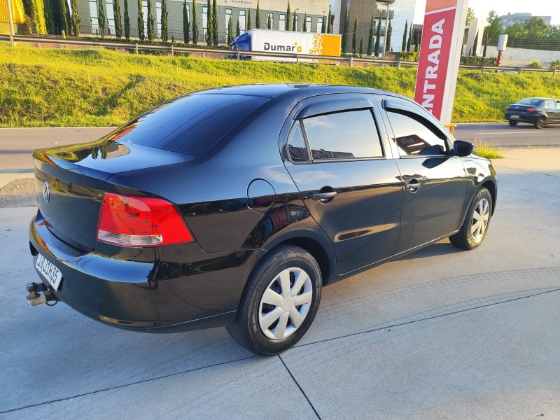 VOYAGE 1.0 MI 8V FLEX 4P MANUAL - 2011 - FARROUPILHA