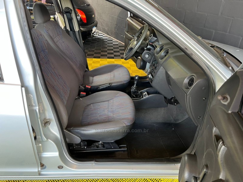 CELTA 1.0 MPFI LIFE 8V FLEX 4P MANUAL - 2011 - CAXIAS DO SUL