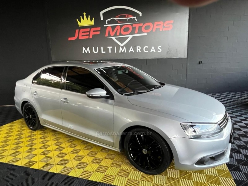 JETTA 2.0 COMFORTLINE FLEX 4P MANUAL - 2011 - CAXIAS DO SUL