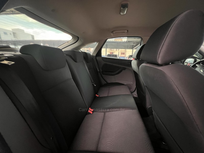 FOCUS 1.6 GLX 8V FLEX 4P MANUAL - 2013 - BOM PRINCíPIO