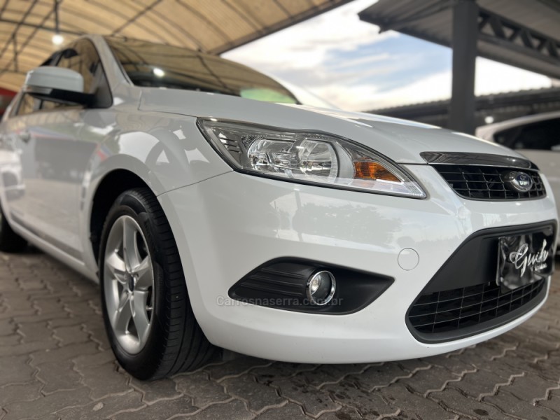 FOCUS 1.6 GLX 8V FLEX 4P MANUAL - 2013 - BOM PRINCíPIO