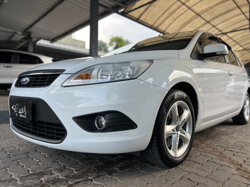 FOCUS 1.6 GLX 8V FLEX 4P MANUAL - 2013 - BOM PRINCíPIO
