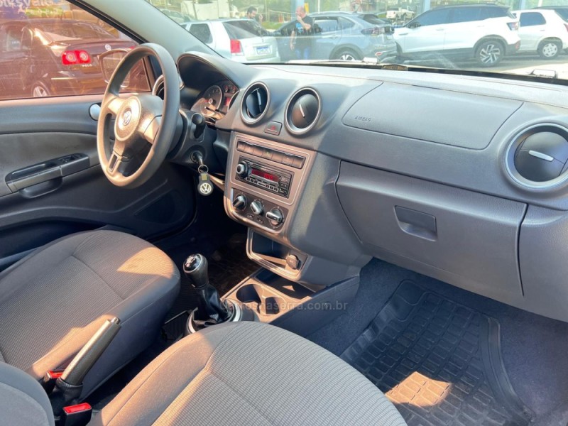 VOYAGE 1.0 MI CITY 8V FLEX 4P MANUAL - 2014 - NOVA PETRóPOLIS