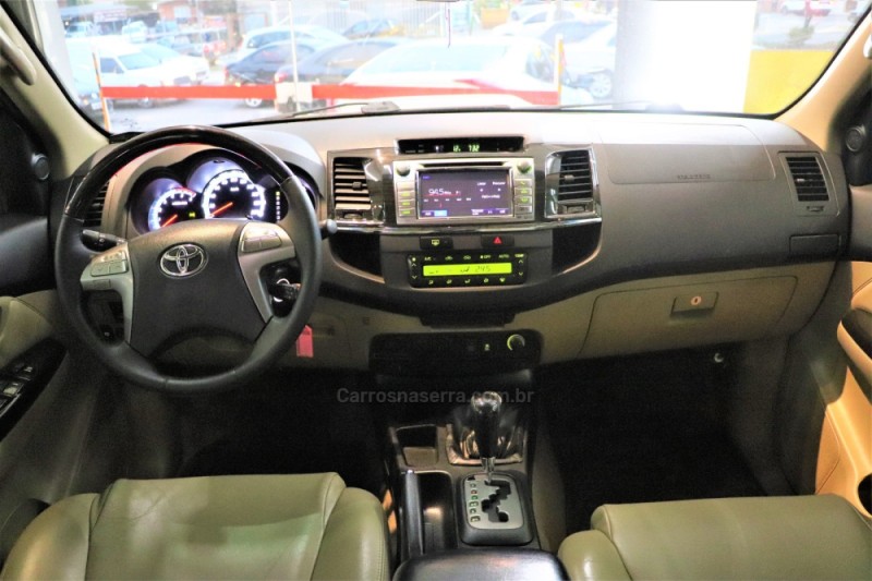 HILUX SW4 3.0 SRV 4X4 7 LUGARES 16V TURBO INTERCOOLER DIESEL 4P AUTOMÁTICO - 2014 - CAXIAS DO SUL