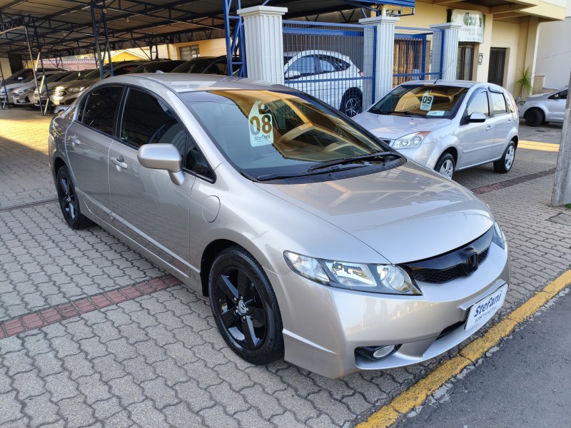 CIVIC 1.8 LXS 16V FLEX 4P MANUAL - 2008 - BOM PRINCíPIO