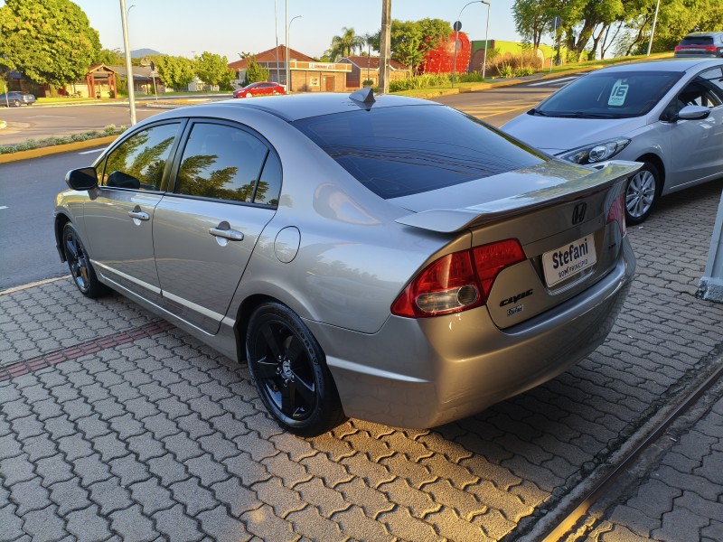 CIVIC 1.8 LXS 16V FLEX 4P MANUAL - 2008 - BOM PRINCíPIO