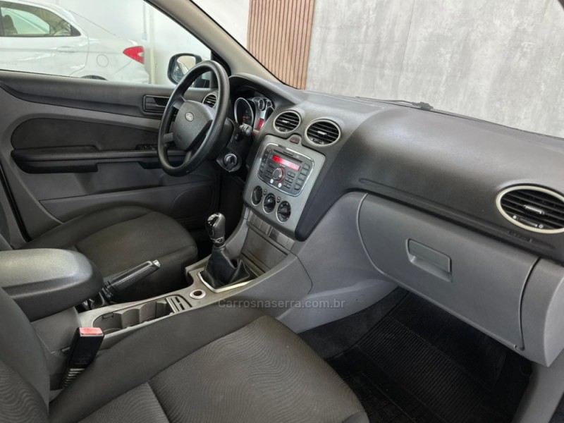 FOCUS 1.6 GLX SIGMA 16V FLEX 4P MANUAL - 2013 - NOVO HAMBURGO