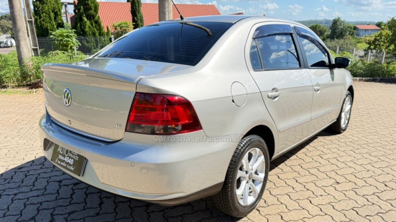 VOYAGE 1.6 MI COMFORTLINE 8V FLEX 4P MANUAL - 2011 - DOIS IRMãOS