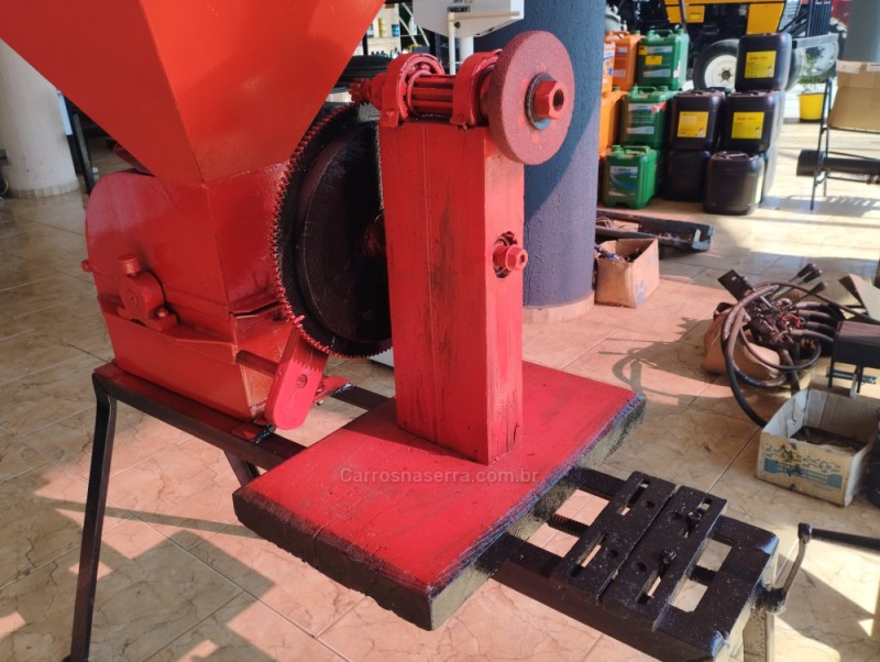 esmeril manual  2010 guapore