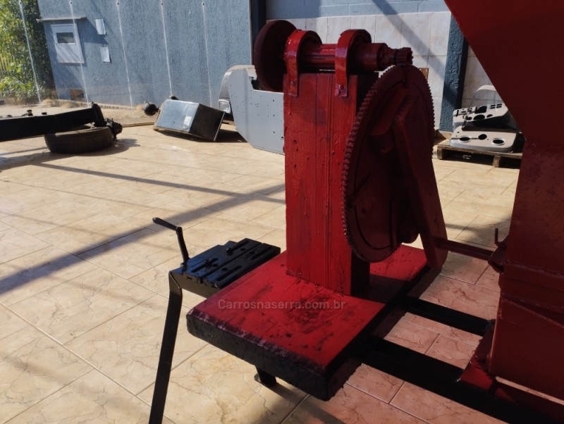 ESMERIL MANUAL  - 2010 - GUAPORé