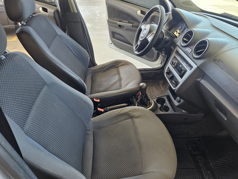 VOYAGE 1.6 MI 8V FLEX 4P MANUAL - 2015 - CAXIAS DO SUL