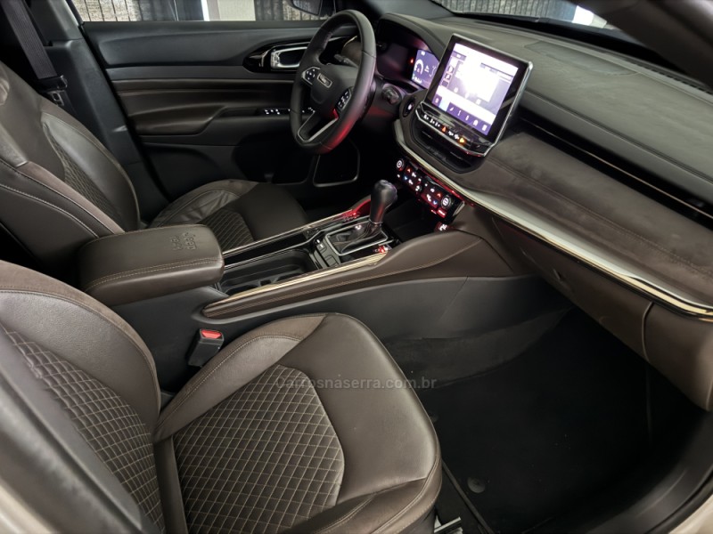 COMMANDER 1.3 OVERLAND T270 16V 4X2 TURBO FLEX 4P AUTOMÁTICO - 2023 - CAXIAS DO SUL