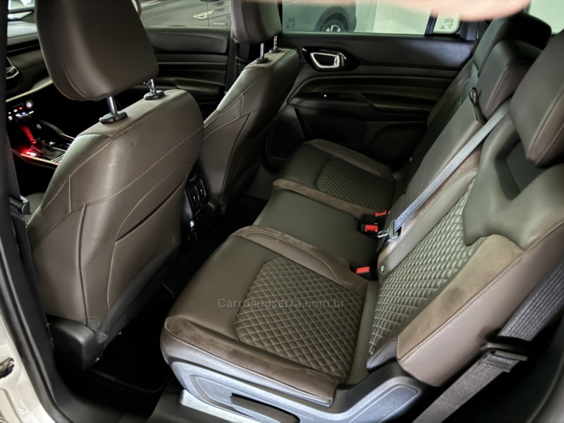 COMMANDER 1.3 OVERLAND T270 16V 4X2 TURBO FLEX 4P AUTOMÁTICO - 2023 - CAXIAS DO SUL