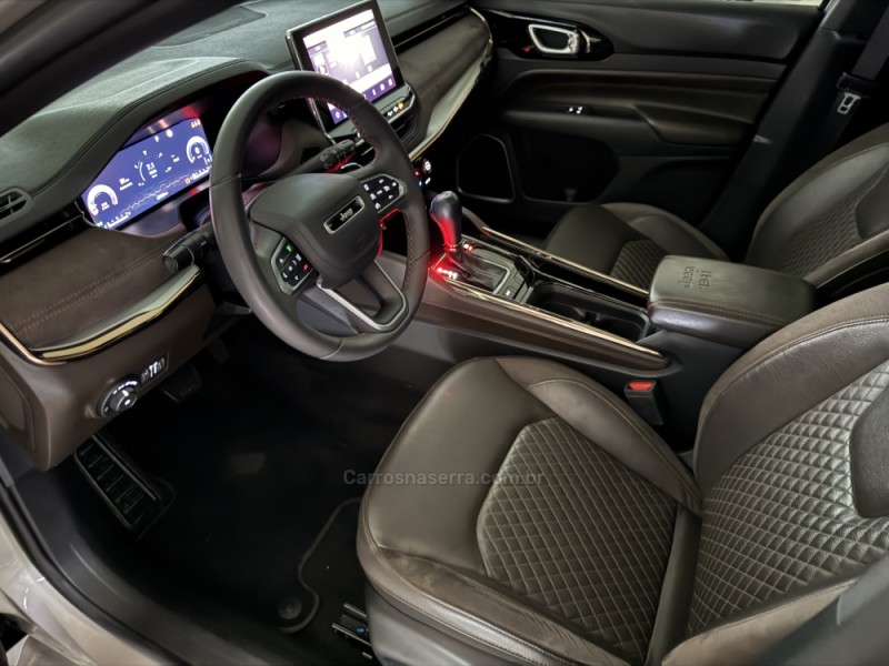 COMMANDER 1.3 OVERLAND T270 16V 4X2 TURBO FLEX 4P AUTOMÁTICO - 2023 - CAXIAS DO SUL