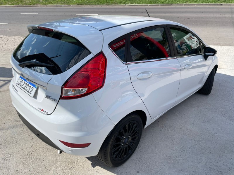 FIESTA 1.6 TITANIUM HATCH 16V FLEX 4P AUTOMÁTICO - 2015 - CAXIAS DO SUL