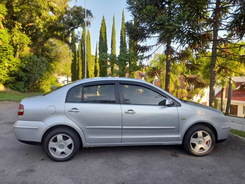 POLO SEDAN 1.6 8V GASOLINA 4P MANUAL - 2003 - FARROUPILHA