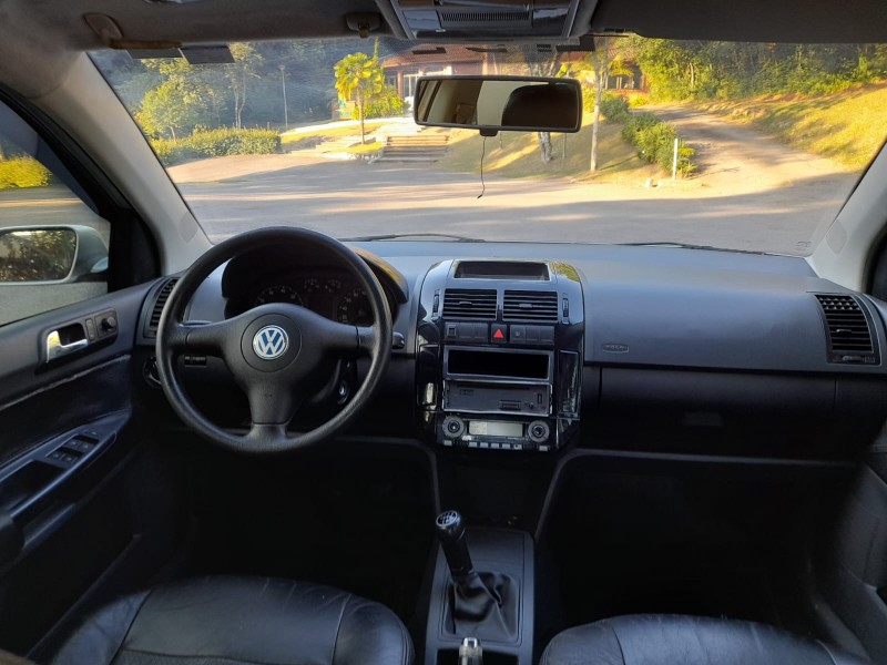 POLO SEDAN 1.6 8V GASOLINA 4P MANUAL - 2003 - FARROUPILHA