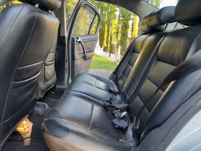 POLO SEDAN 1.6 8V GASOLINA 4P MANUAL - 2003 - FARROUPILHA