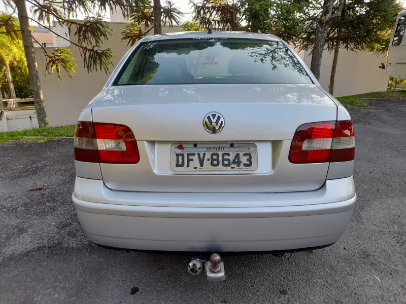 POLO SEDAN 1.6 8V GASOLINA 4P MANUAL - 2003 - FARROUPILHA