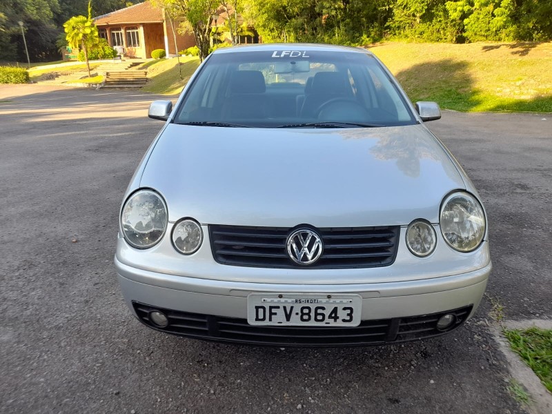 POLO SEDAN 1.6 8V GASOLINA 4P MANUAL - 2003 - FARROUPILHA