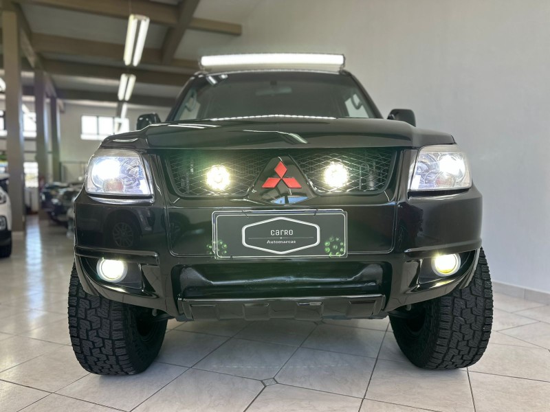 PAJERO TR4 2.0 4X4 16V 140CV FLEX 4P MANUAL - 2013 - CAXIAS DO SUL