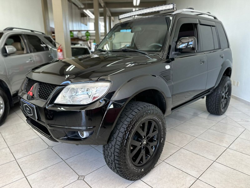 PAJERO TR4 2.0 4X4 16V 140CV FLEX 4P MANUAL - 2013 - CAXIAS DO SUL